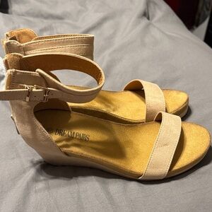 Dream Pairs Women's Beige Ankle Strap Sandals